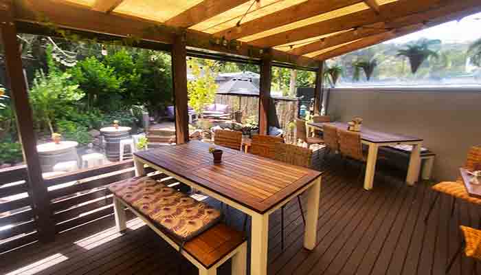 Relaxed courtyard workshop venue on Waiheke Island